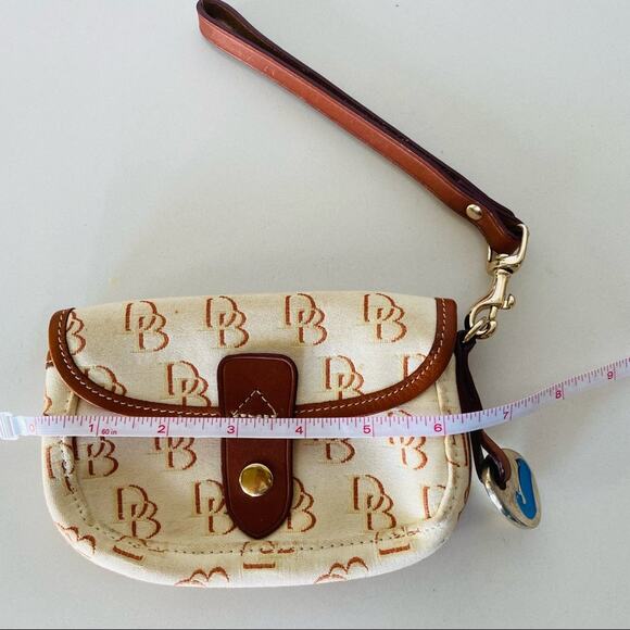 DOONEY & BOURKE Cream Tan Brown Logo Leather Cloth Wristlet Snap Wallet Clutch